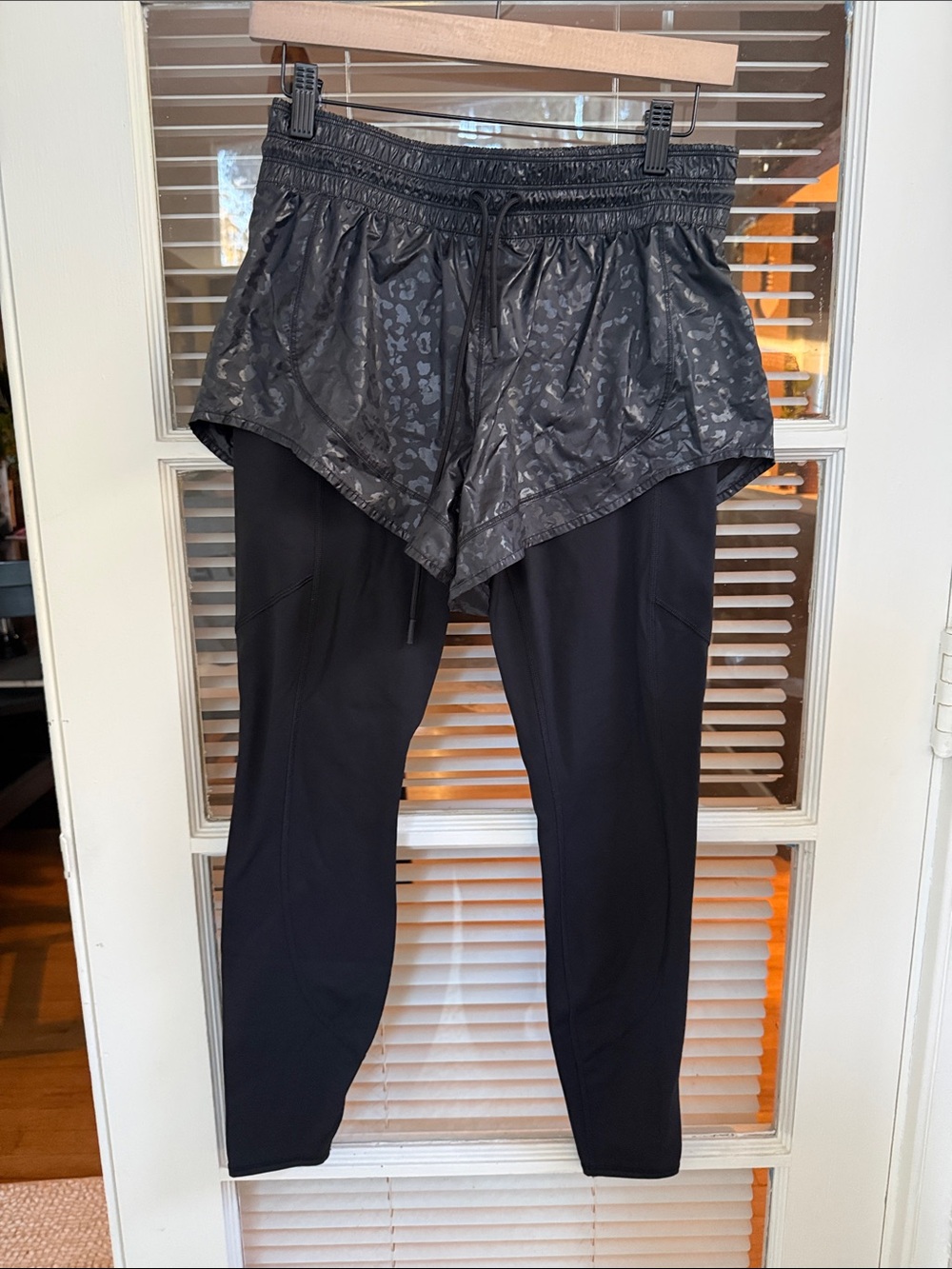 Athleta Black Rainer 2 in 1 tight size small. Like new.